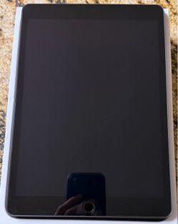 iPad (9th Gen) Wi-Fi + Cellular 64GB