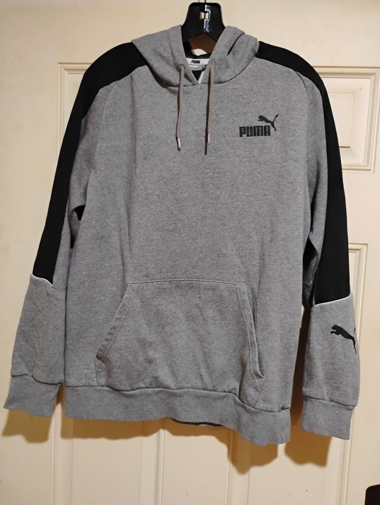 Puma Size Medium Pullover Hoodie Sweatshirt