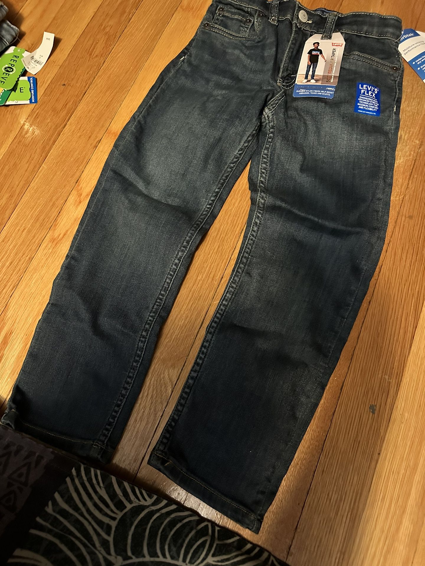 Levi medium wash