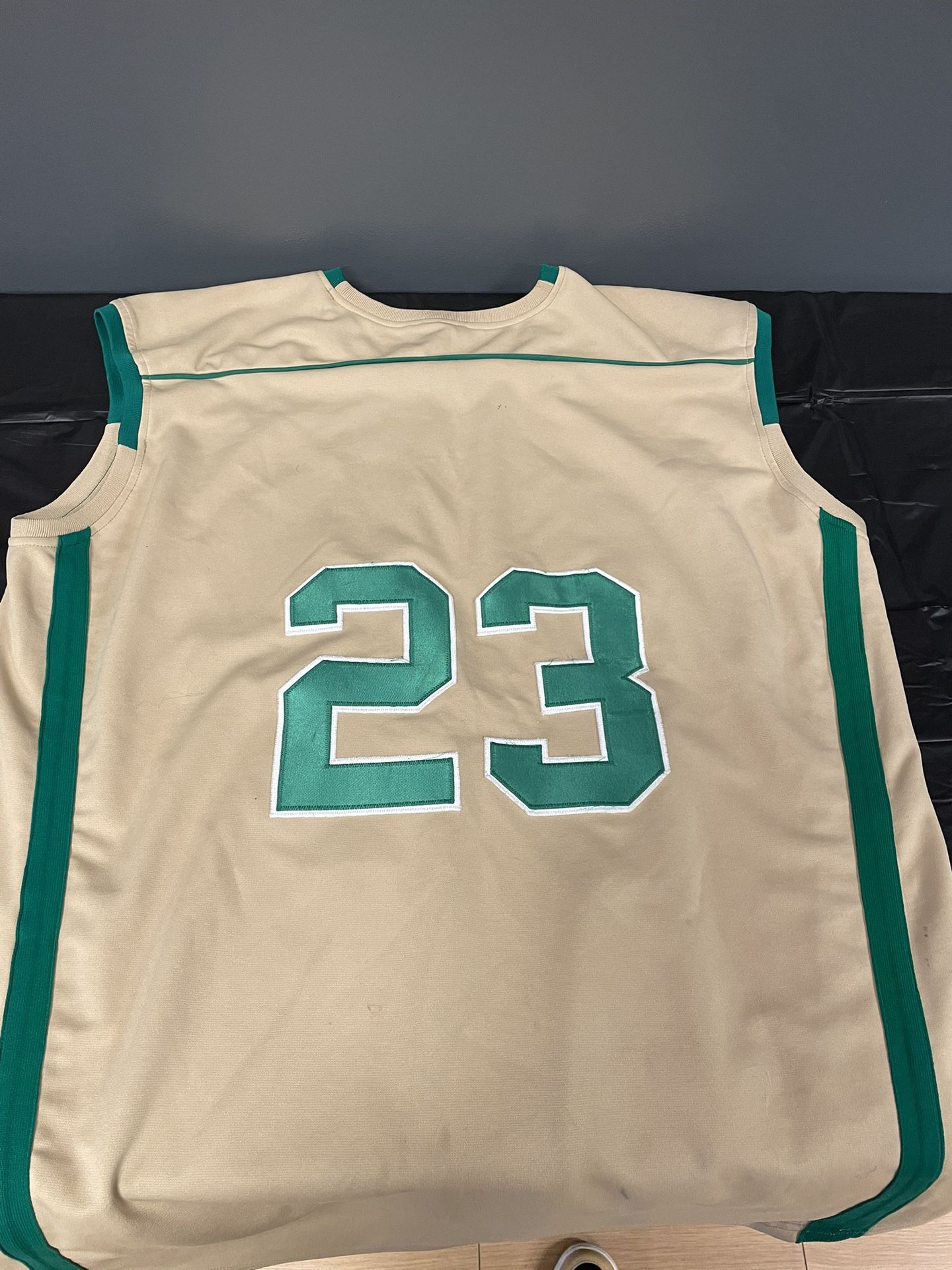 Lebron James highschool jersey for Sale in Phoenix, AZ - OfferUp