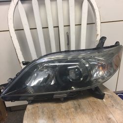 2019 Toyota Sienna Headlight