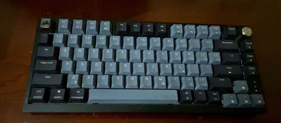 KEYBOARD CORSAIR K65 + RAZER MICROPHONE – $125