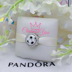 Adorable Charm 925 silver for Pandora moments bracelet.