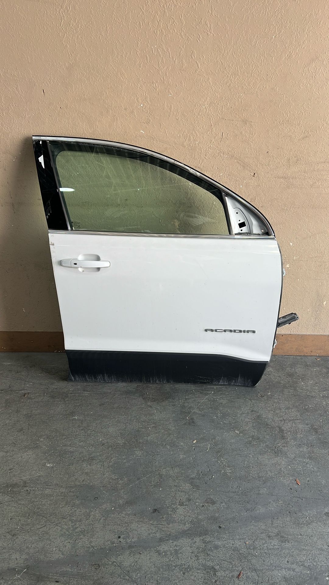 17-23 Gmc Acadia Right Front Door 2017 2018 2019 2020 2021 2022 2023
