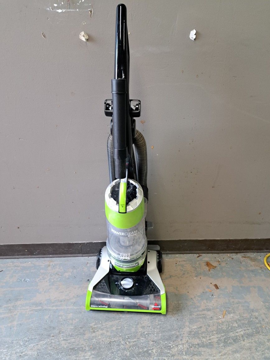 Bissell Vac ,with Cord Rewind