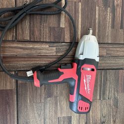 Milwaukee 9071-20 1/2-Inch Impact Wrench with Rocker Switch and Friction Ring Socket Retention