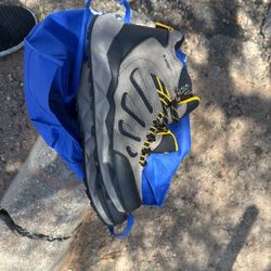 New HiTec hiking boots size 10 1/2