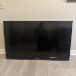 Samsung TV 46” Display