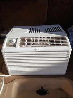 Window AC LG 5,000 BTU ice cold air