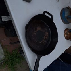 CAST IRON FRYING PAN 10 INCH
