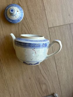 Small tea pot