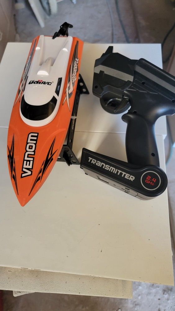 Power Venom Boat