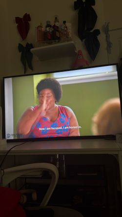 43 inch VISIO TV with wall mount