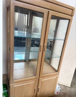 Cabinet Mirror/light