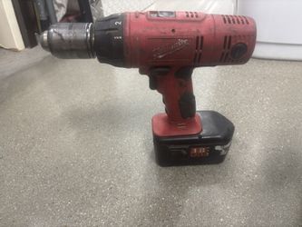 Milwaukee 18 V cordless drill completc W/Battery