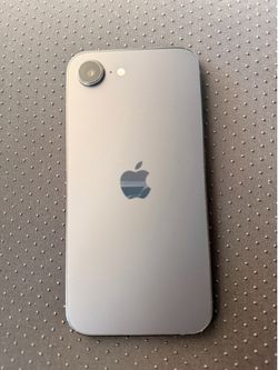IPhone 16e  128g with case