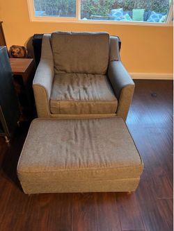 Free living spaces chair and ottoman