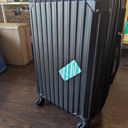 International Size Carry On Luggage