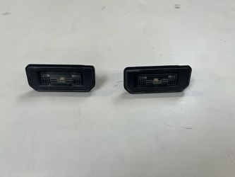 Tesla model 3 lamp assembly rear license plate
