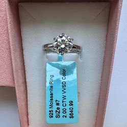 Beautiful Brand New Moissanite Solitaire Ring 