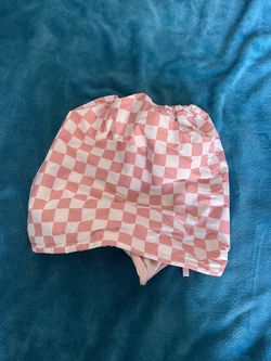 /kit•sch\ pink and white square shower cap protects hair very good and waterproof. Never get your hair wet again in the shower also very stretchy at t
