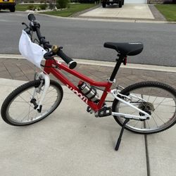 Kids Woom Bike Size 4 