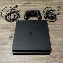 PS4 Slim 