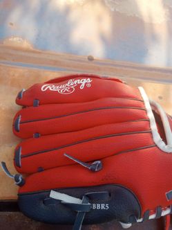 Rawlings 9" baseball glove