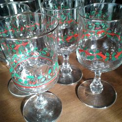 7 Christmas Themed Glasses Perfect For Eggnog/drinks