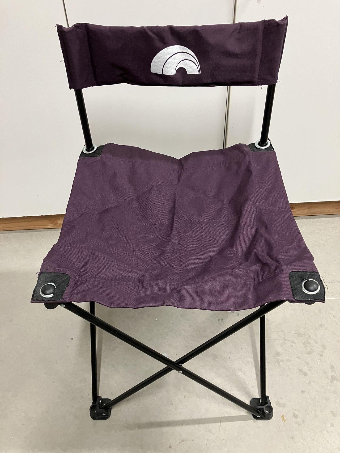 2- Portable Folding Chairs With Carrying Bags 