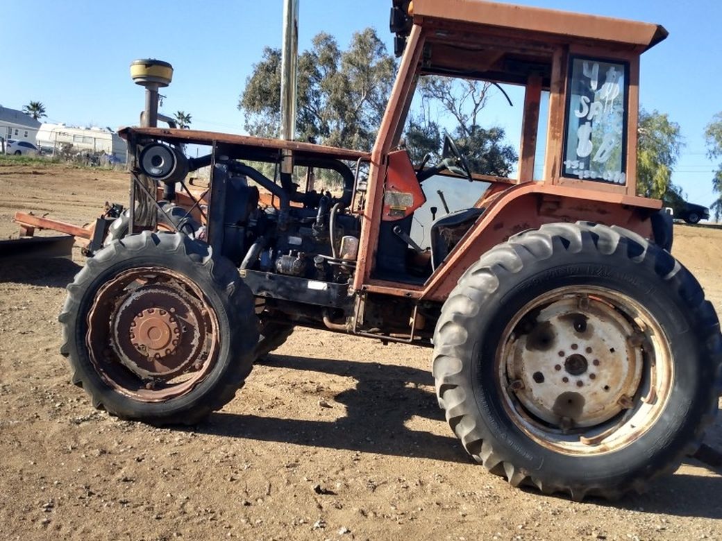 Diesel Tractor Runs Good