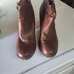 BOOTS FOR WOMEN 