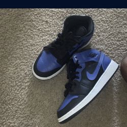 Blue And Black Jordan 1’s 