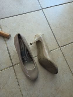 Ladies heels size 11