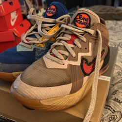 Nike LeBron XVIII Low