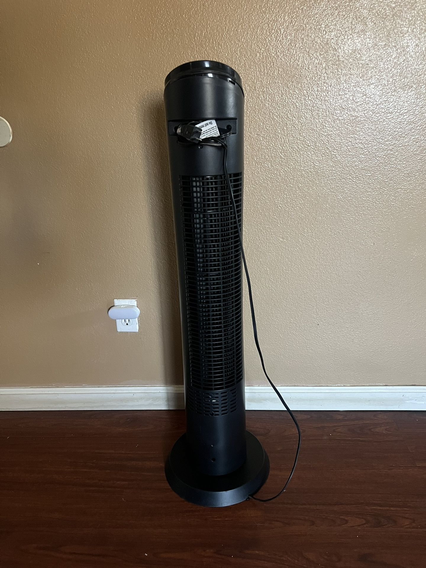 Omnibreeze  Oscillating  Tower Fan  40 Inch -  4 Speed 