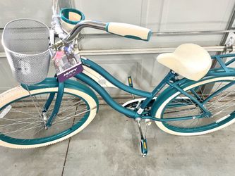 New Women’s Huffy Beach Cruiser