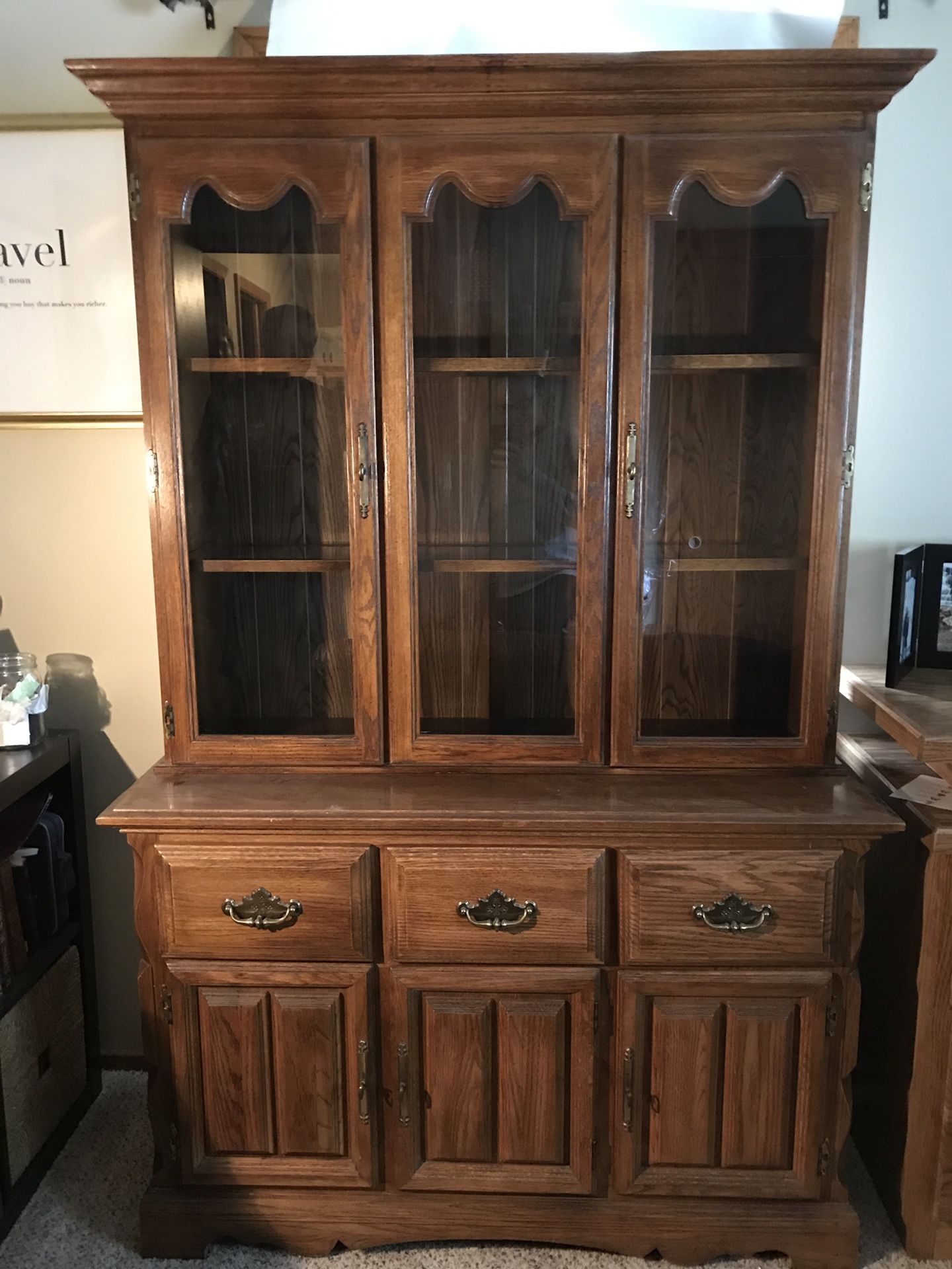 Cochrane Penn Alamo Oak Dining Table and Hutch with 6 chairs for Sale