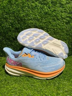 Size 10.5B Hoka Women’s Clifton 9 “Airy Blue”