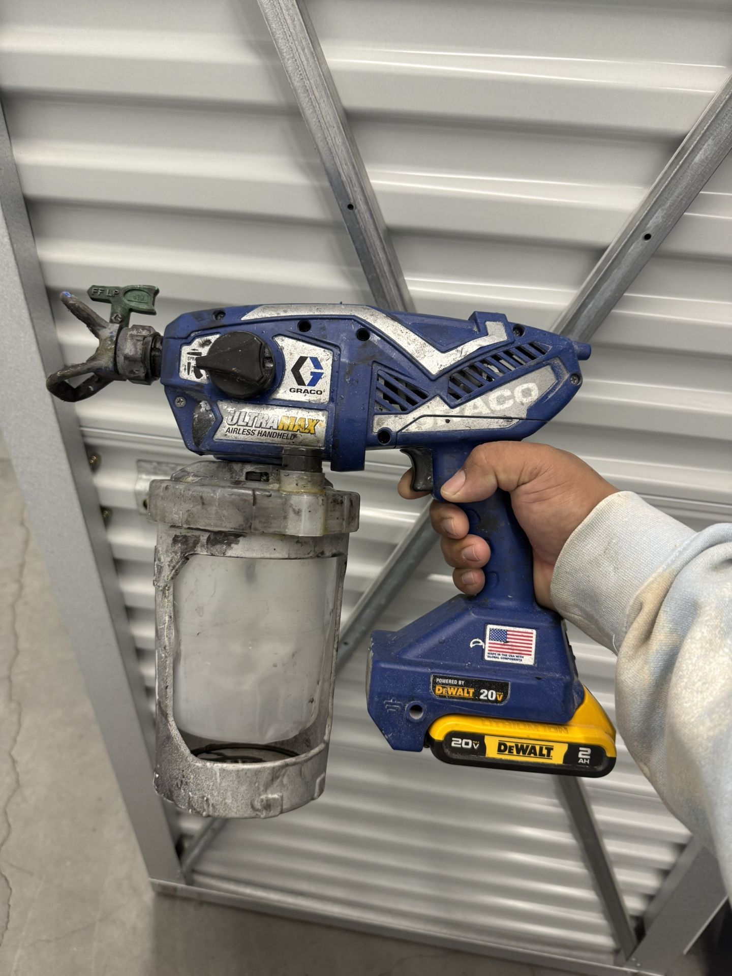 GRACO 17M367 - Ultra Max Cordless Airless Handheld Sprayer