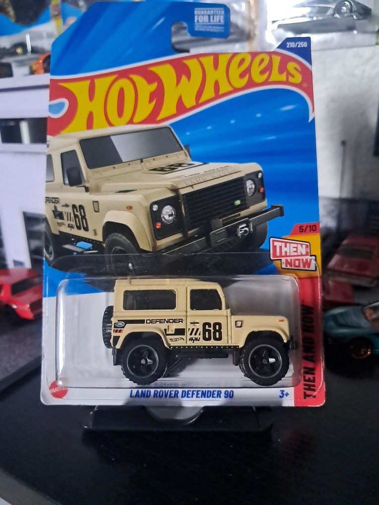 Hot Wheels Land Rover Defender