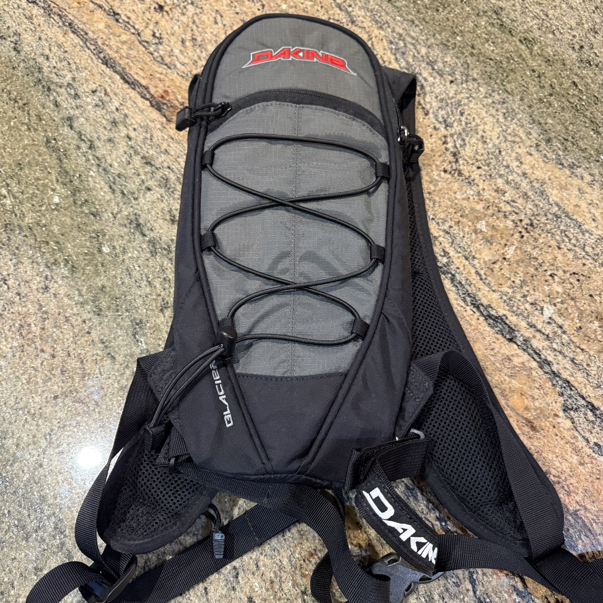 Dakine Glacier Hydration Backpack 2L/3L Reservoir Biking Snowboarding Ski