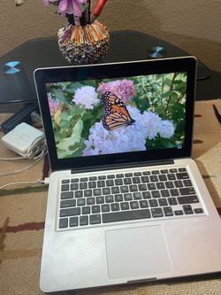 Laptop MacBook Pro 2012,i7,500gbRam,8gbHD,MSOffice,webcam,DVD,Charger