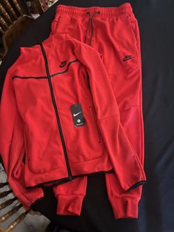 nike tech and pants