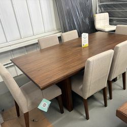 Dining table set with 6 Chairs 