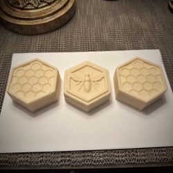 Manuka Honey Mono-Floral Face and Body Soap