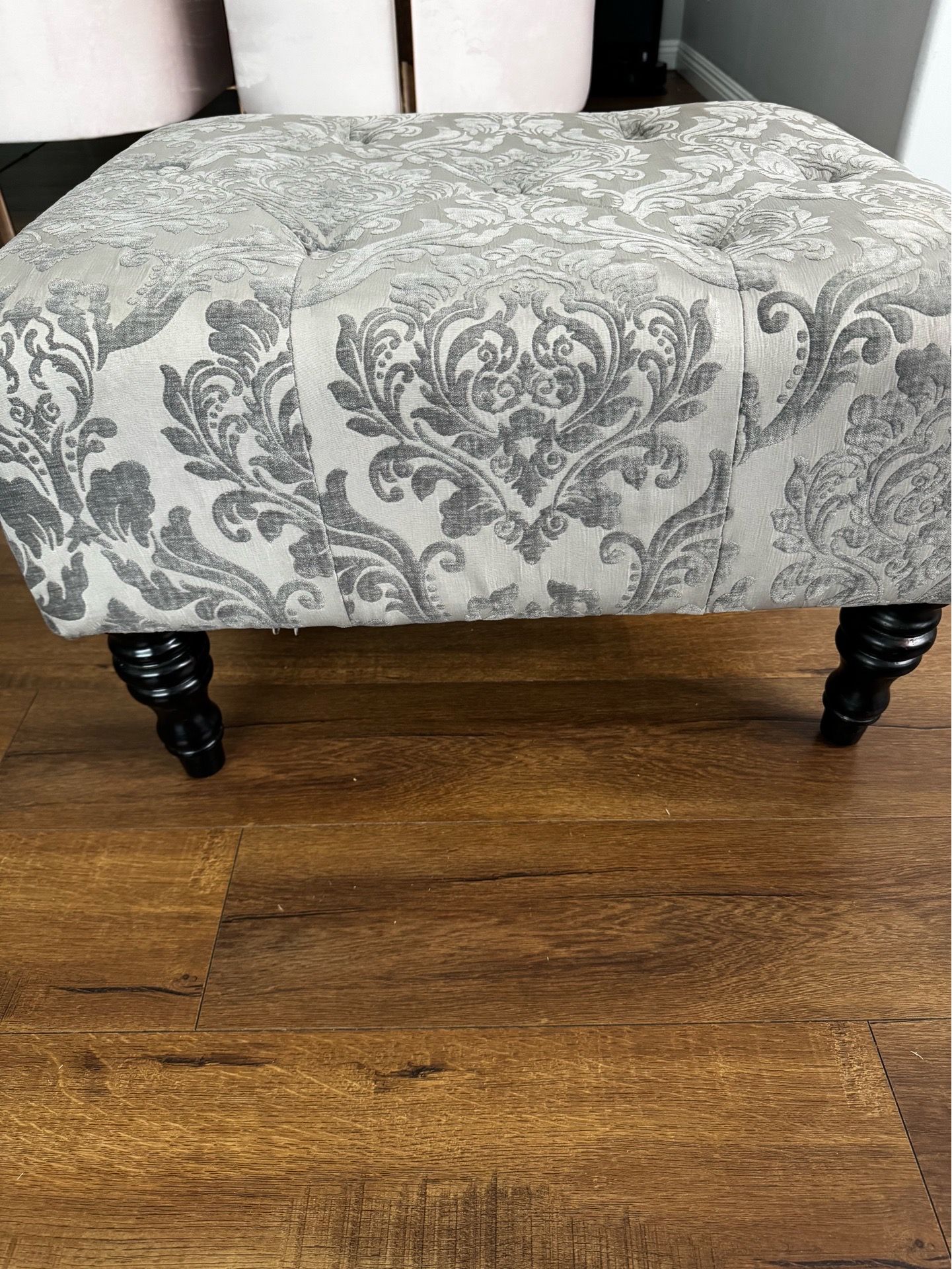 Elegant tufted ottoman bench