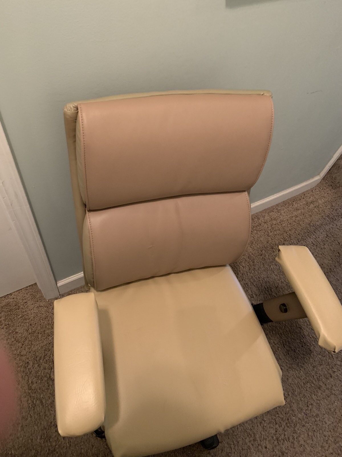 Computer Chair Goes Up And Down