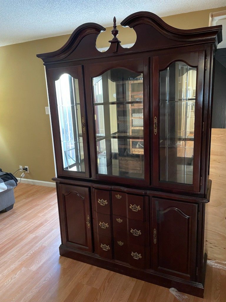 CHINA HUTCH