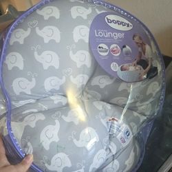 Bopping Newborn Lounger